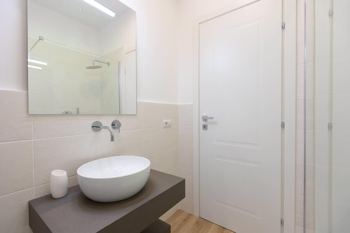 Colosseum Holidays - Three-bedroom Apartamento *