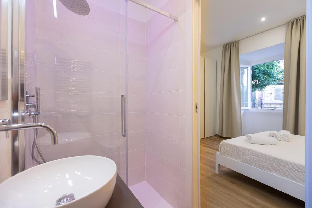 Colosseum Holidays - Three-bedroom Apartamento Roma